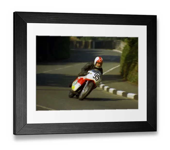 Framed Print : William Tottle (Yamaha) 1971 Lightweight Manx Grand Prix Framed Print : William Tottle (Yamaha) 1971 Lightweight Manx Grand Prix