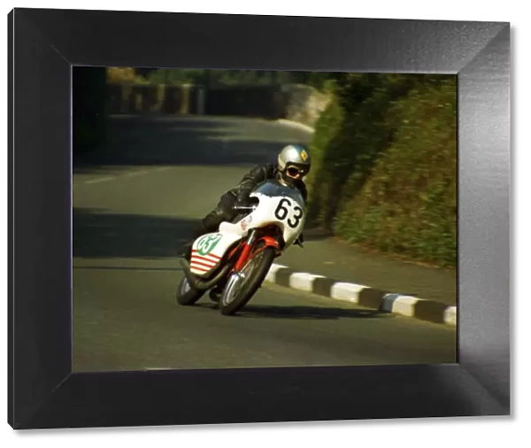 Michael Spink (Yamaha) 1971 Lightweight Manx Grand Prix