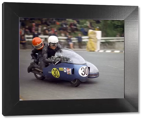 Mick Potter & Phil Burleigh (BSA) 1971 750 Sidecar TT