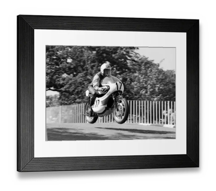 Framed Print : Danny Shimmin (Yamaha) 1971 Senior Manx Grand Prix Framed Print : Danny Shimmin (Yamaha) 1971 Senior Manx Grand Prix