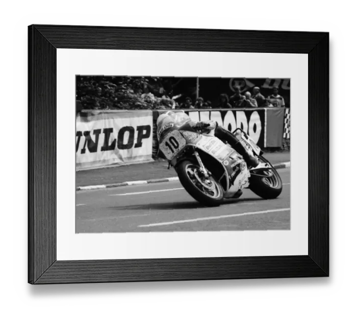 Framed Print : Phil Mellor (Suzuki) 1986 Formula One TT Framed Print : Phil Mellor (Suzuki) 1986 Formula One TT