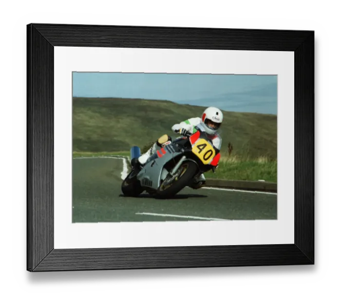 Framed Print : Neil Munro (Yamaha) 1989 Senior Manx Grand Prix Framed Print : Neil Munro (Yamaha) 1989 Senior Manx Grand Prix
