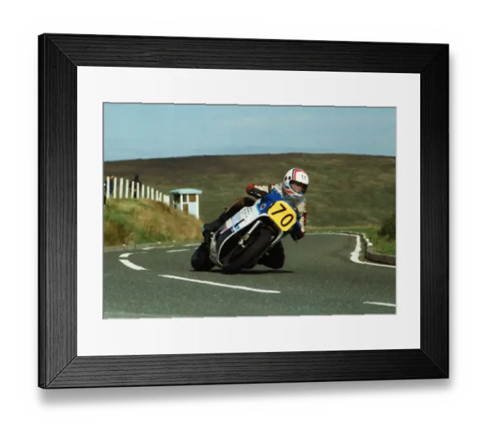 Framed Print : Doug Low (Suzuki) 1989 Senior Manx Grand Prix Framed Print : Doug Low (Suzuki) 1989 Senior Manx Grand Prix