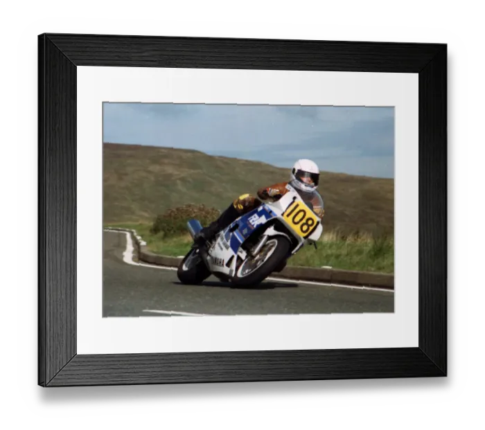 Framed Print : Gareth Jones (Yamaha) 1989 Senior Manx Grand Prix Framed Print : Gareth Jones (Yamaha) 1989 Senior Manx Grand Prix