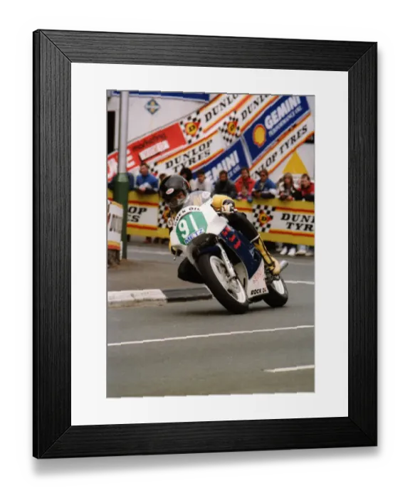 Framed Print : Ian Lougher (Suzuki) 1989 Supersport 400 TT Framed Print : Ian Lougher (Suzuki) 1989 Supersport 400 TT
