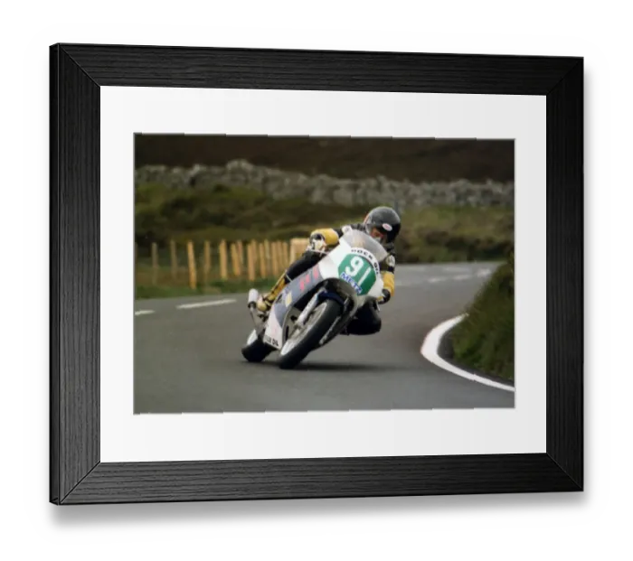 Framed Print : Ian Lougher (Suzuki) 1989 Supersport 400 TT Framed Print : Ian Lougher (Suzuki) 1989 Supersport 400 TT