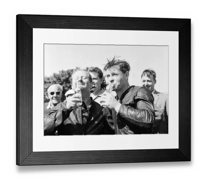 Framed Print : David Williams (left) and Ned Minihan 1961 Senior Manx Grand Prix Framed Print : David Williams (left) and Ned Minihan 1961 Senior Manx Grand Prix