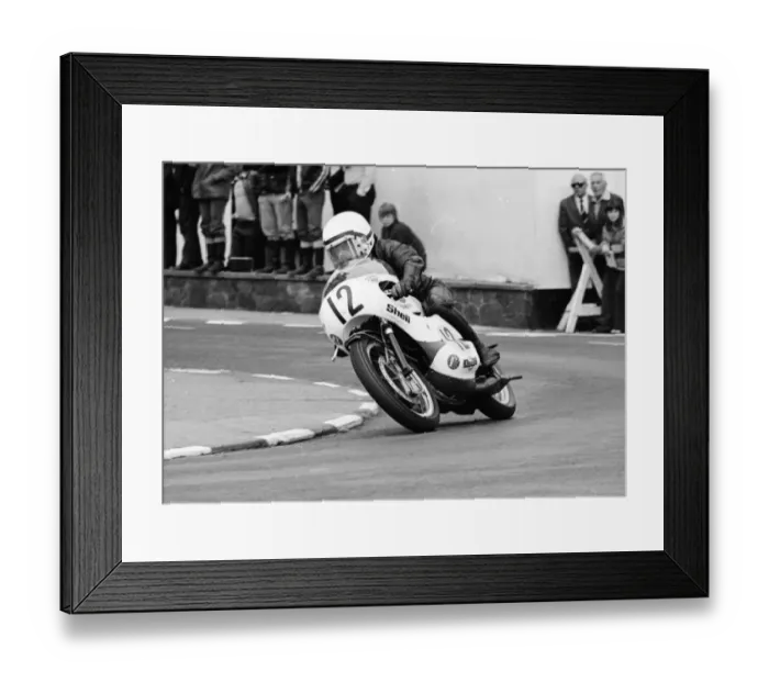 Framed Print : Tony Randle (Yamaha) 1975 Senior Manx Grand Prix Framed Print : Tony Randle (Yamaha) 1975 Senior Manx Grand Prix