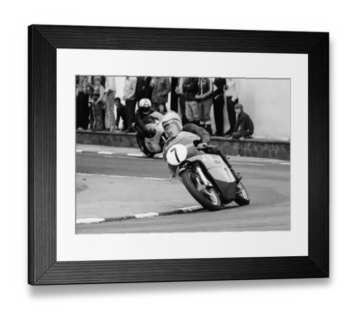 Framed Print : John Goodall (Vendetta Matchless) 1975 Senior Manx Grand Prix