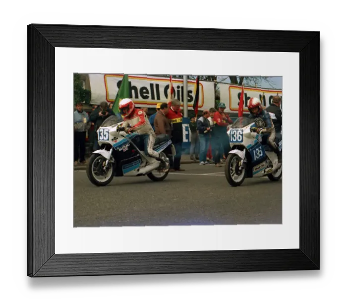 Framed Print : Garry Beattie & Mick Chatterton (Suzuki) 1986 Production D TT Framed Print : Garry Beattie & Mick Chatterton (Suzuki) 1986 Production D TT
