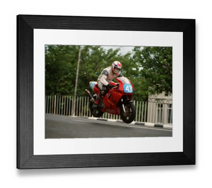 Framed Print : Andy Neve (Honda) 1995 Newcomers Manx Grand Prix Framed Print : Andy Neve (Honda) 1995 Newcomers Manx Grand Prix