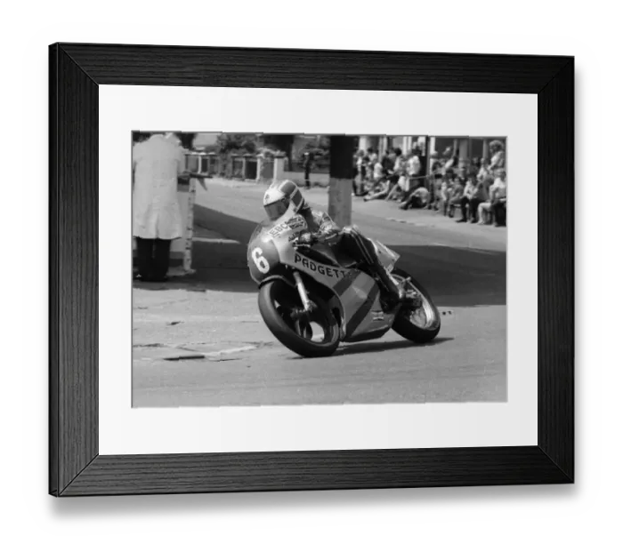 Framed Print : Phil Mellor (Padgett Yamaha) 1984 Junior TT Framed Print : Phil Mellor (Padgett Yamaha) 1984 Junior TT