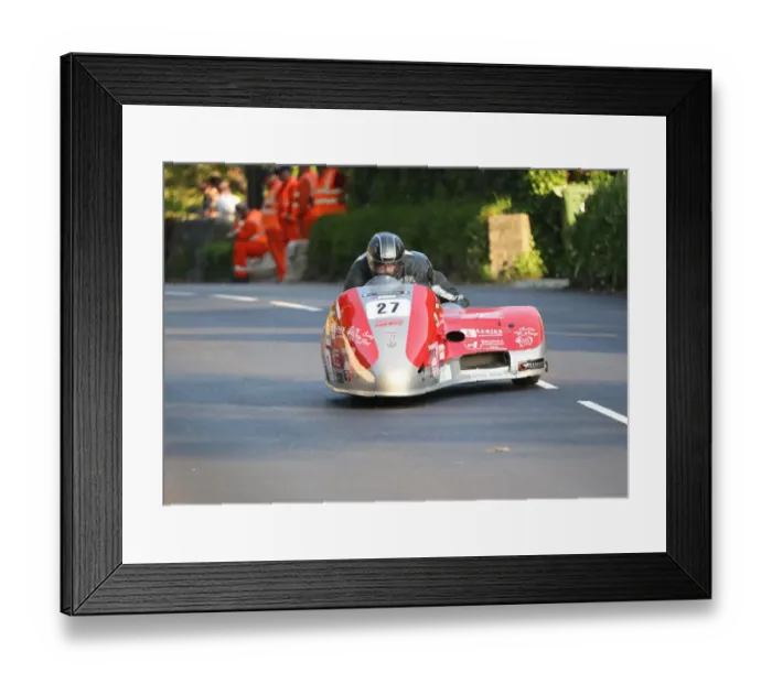 Framed Print : Francois Leblond & Marlene Couliard (SGR Suzuki) 2018 Sidecar TT Framed Print : Francois Leblond & Marlene Couliard (SGR Suzuki) 2018 Sidecar TT