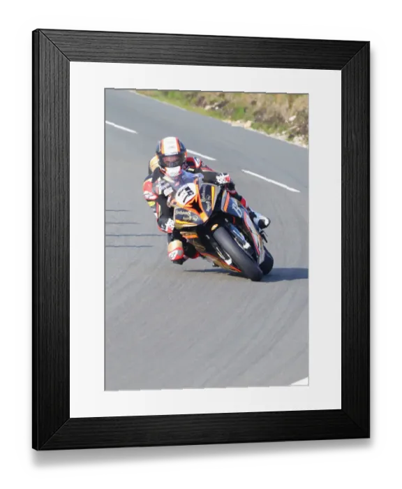Framed Print : Michael Rutter (BMW) 2018 Superbike TT Framed Print : Michael Rutter (BMW) 2018 Superbike TT