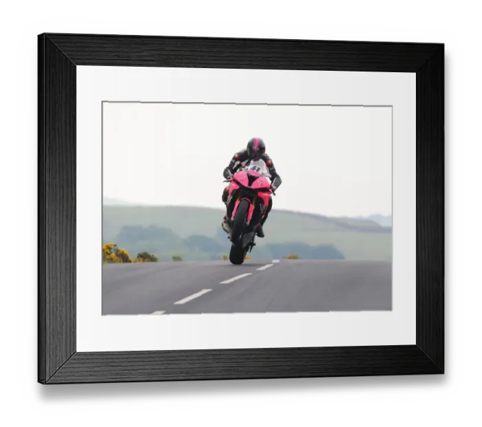 Framed Print : Jim Hodson (BMW) 2018 Superbike TT Framed Print : Jim Hodson (BMW) 2018 Superbike TT