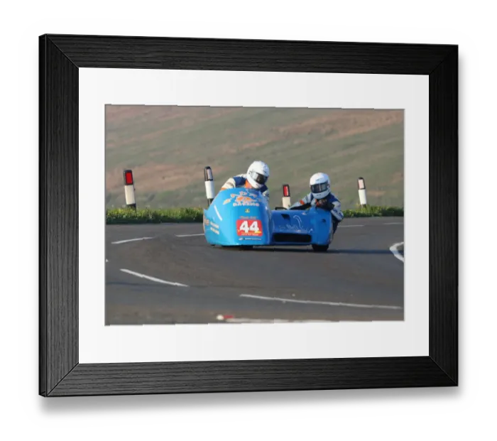Framed Print : Andy King & Alun Thomas (Ireson Honda) 2018 Sidecar TT Framed Print : Andy King & Alun Thomas (Ireson Honda) 2018 Sidecar TT