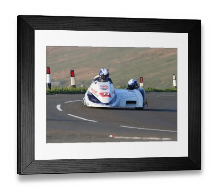 Framed Print : Kevin Thornton & Dave Dean (LCR Suzuki) 2018 Sidecar TT Framed Print : Kevin Thornton & Dave Dean (LCR Suzuki) 2018 Sidecar TT