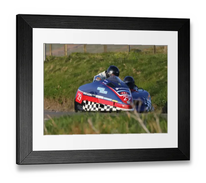 Framed Print : Gary Gibson & Daryl Gibson (Shelbourne Suzuki) 2018 Sidecar TT Framed Print : Gary Gibson & Daryl Gibson (Shelbourne Suzuki) 2018 Sidecar TT