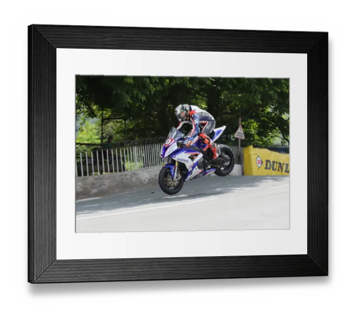Framed Print : Peter Hickman (BMW) 2018 Superbike TT Framed Print : Peter Hickman (BMW) 2018 Superbike TT