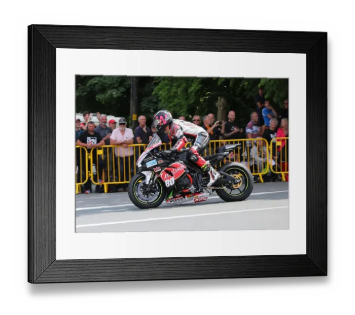 Framed Print : Davey Todd (Suzuki) 2018 Superbike TT Framed Print : Davey Todd (Suzuki) 2018 Superbike TT