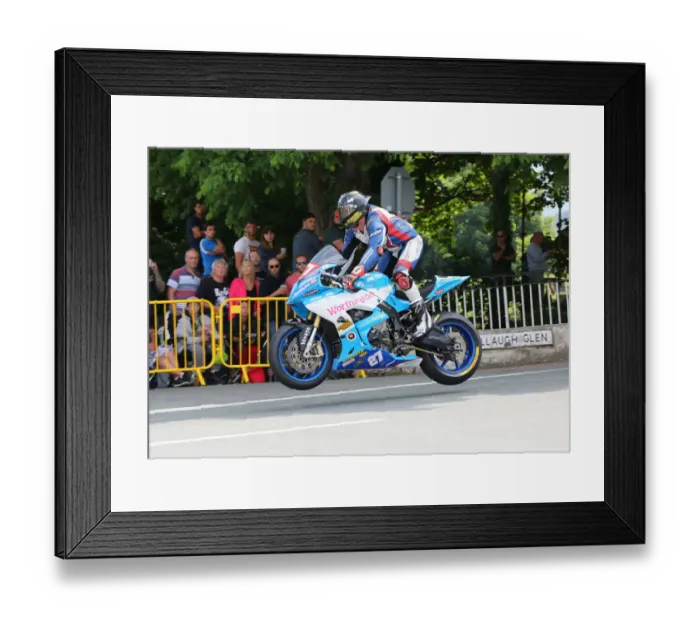 Framed Print : Sam West (BMW) 2018 Superbike TT Framed Print : Sam West (BMW) 2018 Superbike TT