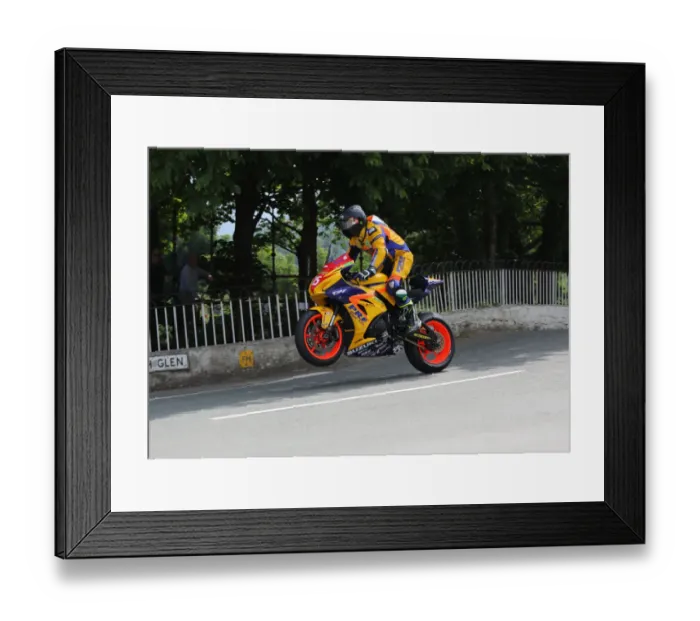 Framed Print : Barry Lee Evans (Suzuki) 2018 Superbike TT Framed Print : Barry Lee Evans (Suzuki) 2018 Superbike TT