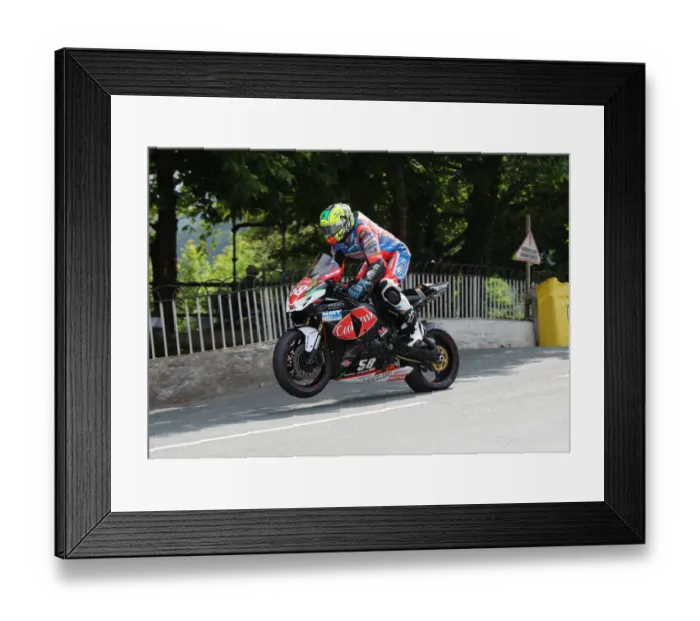 Framed Print : Allan Venter (Suzuki) 2018 Superbike TT Framed Print : Allan Venter (Suzuki) 2018 Superbike TT