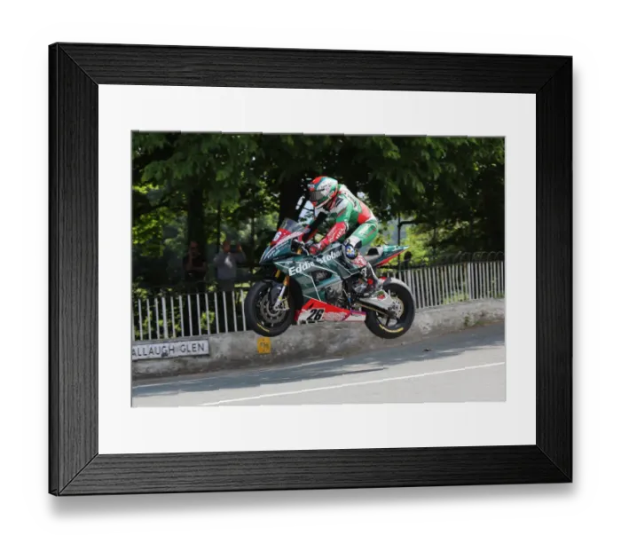 Framed Print : Daley Mathison (BMW) 2018 Superbike TT Framed Print : Daley Mathison (BMW) 2018 Superbike TT