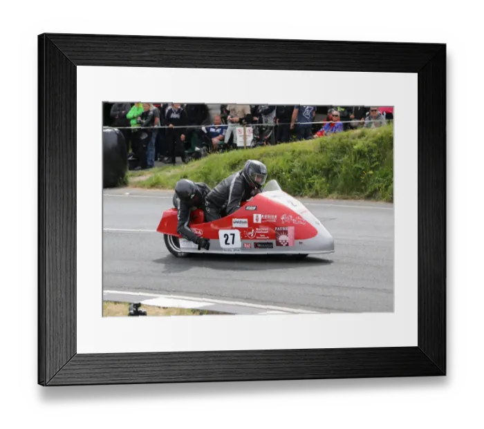 Framed Print : Francois Leblond & Marlene Coulliard (SGR Suzuki) 2018 Sidecar TT Framed Print : Francois Leblond & Marlene Coulliard (SGR Suzuki) 2018 Sidecar TT