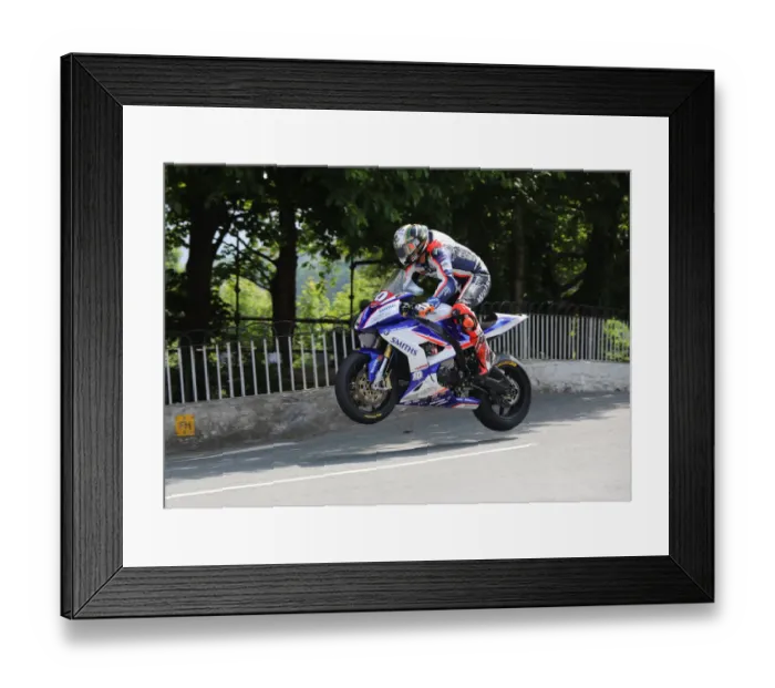 Framed Print : Peter Hickman (BMW) 2018 Superbike TT Framed Print : Peter Hickman (BMW) 2018 Superbike TT