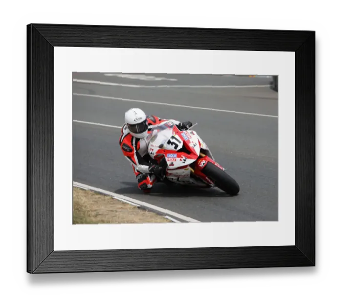 Framed Print : Dan Cooper (BMW) 2018 Senior TT Framed Print : Dan Cooper (BMW) 2018 Senior TT