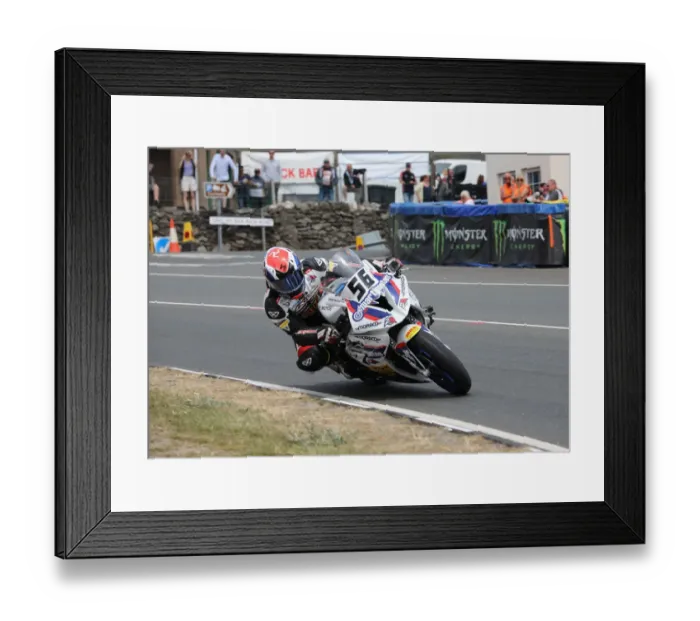 Framed Print : Julien Toniutti (BMW) 2018 Senior TT Framed Print : Julien Toniutti (BMW) 2018 Senior TT