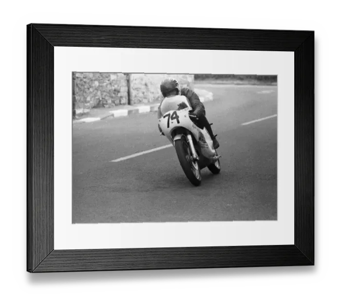 Framed Print : Ray McCullough (Yamaha) 1975 Southern 100 Framed Print : Ray McCullough (Yamaha) 1975 Southern 100