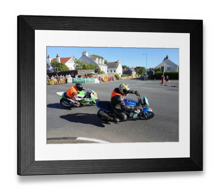 Framed Print : David Jones (Kawasaki) 2018 Southern 100 Framed Print : David Jones (Kawasaki) 2018 Southern 100