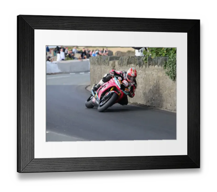 Framed Print : James Cowton (Kawasaki) 2018 Southern 100 Framed Print : James Cowton (Kawasaki) 2018 Southern 100