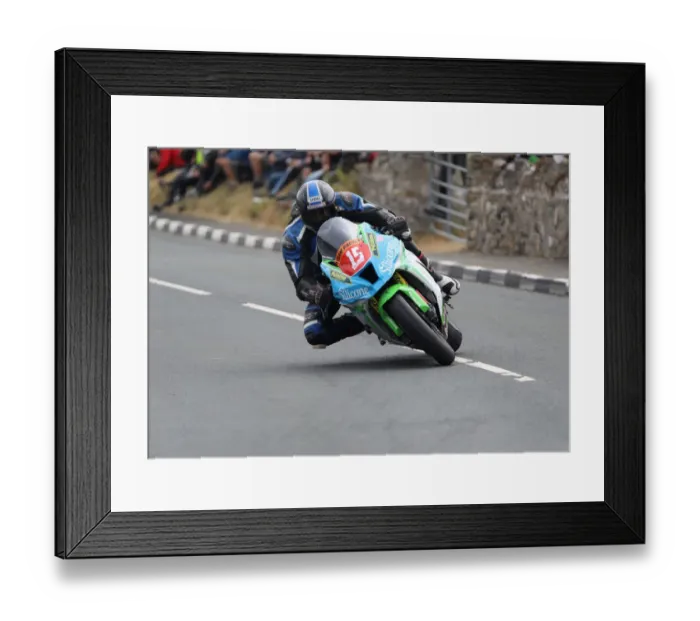 Framed Print : Adrian Harrison (Kawasaki) 2018 Southern 100 Framed Print : Adrian Harrison (Kawasaki) 2018 Southern 100