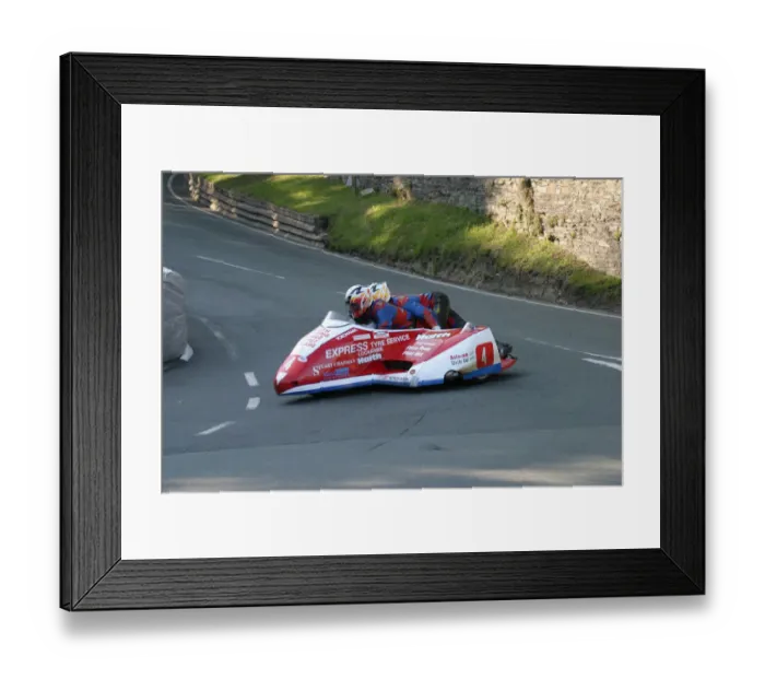 Framed Print : Gary Horspole & Kevin Leigh (Shelburne Honda) 2003 Sidecar TT Framed Print : Gary Horspole & Kevin Leigh (Shelburne Honda) 2003 Sidecar TT
