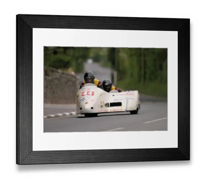 Framed Print : Andy Thompson & Steve Harpham (Fanuc Honda) 2004 Sidecar TT Framed Print : Andy Thompson & Steve Harpham (Fanuc Honda) 2004 Sidecar TT