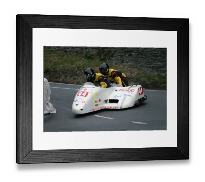 Framed Print : Andy Thompson & Steve Harpham (Fanuc Honda) 2004 Sidecar TT Framed Print : Andy Thompson & Steve Harpham (Fanuc Honda) 2004 Sidecar TT
