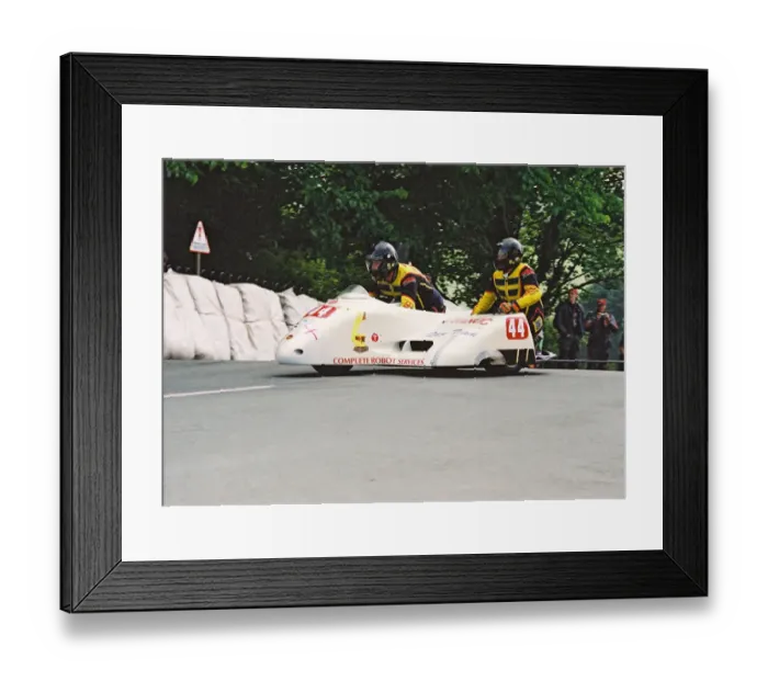 Framed Print : Andy Thompson, Steve Harpham, Fanuc Honda, 2004 Sidecar TT Framed Print : Andy Thompson, Steve Harpham, Fanuc Honda, 2004 Sidecar TT