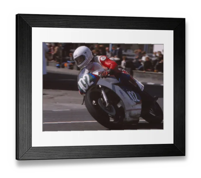 Framed Print : Neil Chorley (Yamaha) 1983 Lightweight Manx Grand Prix Framed Print : Neil Chorley (Yamaha) 1983 Lightweight Manx Grand Prix