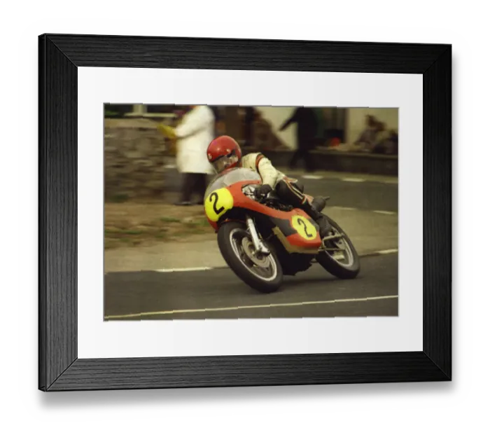 Framed Print : Geoff Barstard (Ryan Crescent) 1976 Senior Manx Grand Prix Framed Print : Geoff Barstard (Ryan Crescent) 1976 Senior Manx Grand Prix