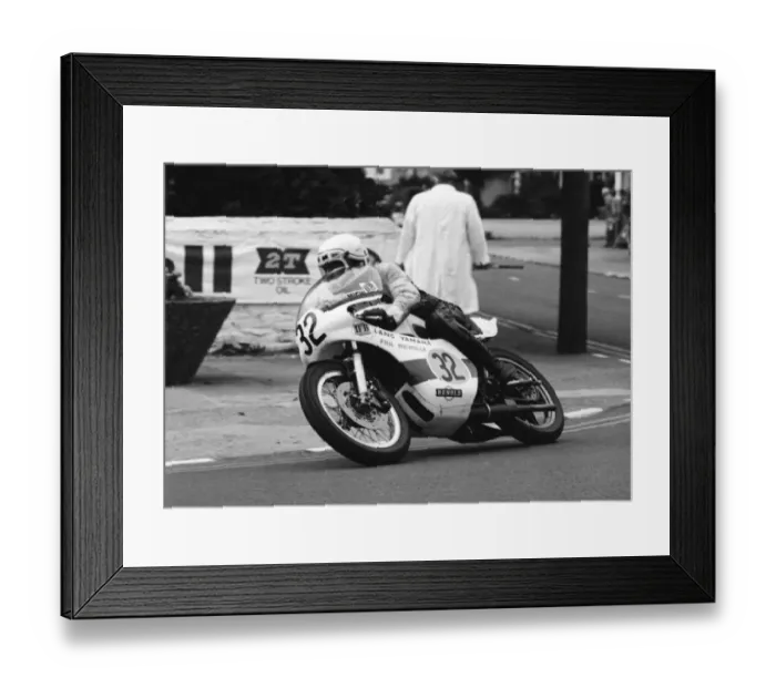Framed Print : Phil Nicholls (Yamaha) 1977 Senior Manx Grand Prix Framed Print : Phil Nicholls (Yamaha) 1977 Senior Manx Grand Prix