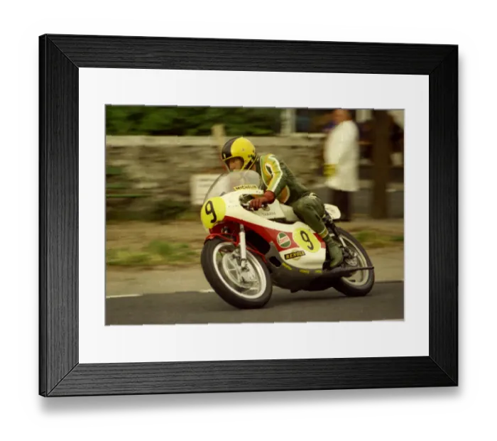 Framed Print : Mike Dunn (Yamaha) 1976 Senior Manx Grand Prix Framed Print : Mike Dunn (Yamaha) 1976 Senior Manx Grand Prix
