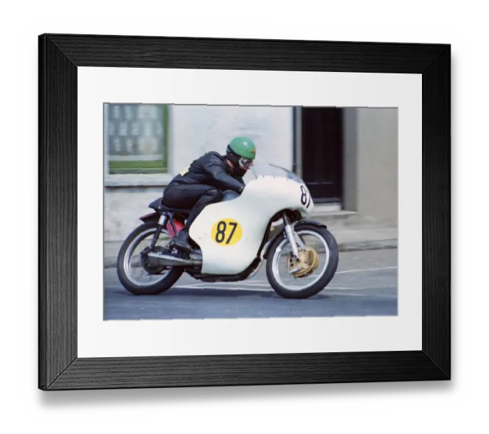 Framed Print : Ross Hannan (Norton) 1969 Senior TT Framed Print : Ross Hannan (Norton) 1969 Senior TT