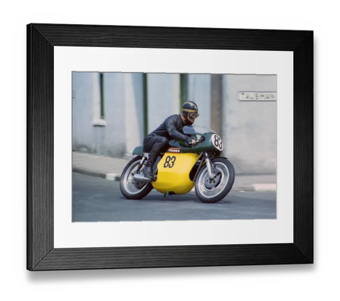 Framed Print : Harry Reynolds (Matchless Metisse) 1969 Senior TT Framed Print : Harry Reynolds (Matchless Metisse) 1969 Senior TT