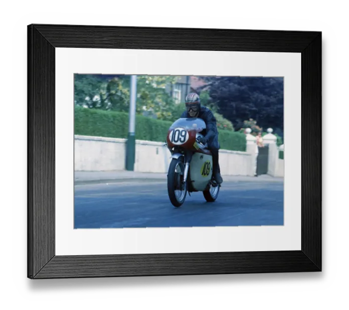 Framed Print : John Pepper (Norton) 1970 Senior TT Framed Print : John Pepper (Norton) 1970 Senior TT