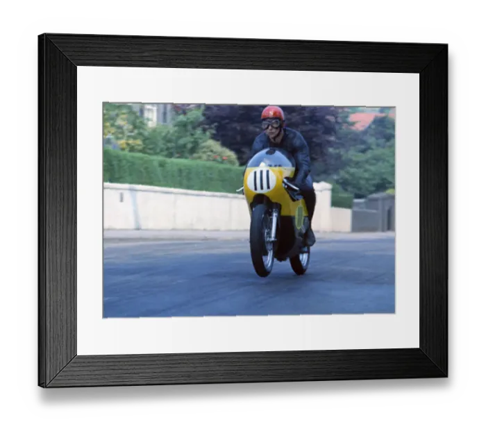 Framed Print : Chris Neve (Seeley) 1970 Senior TT Framed Print : Chris Neve (Seeley) 1970 Senior TT
