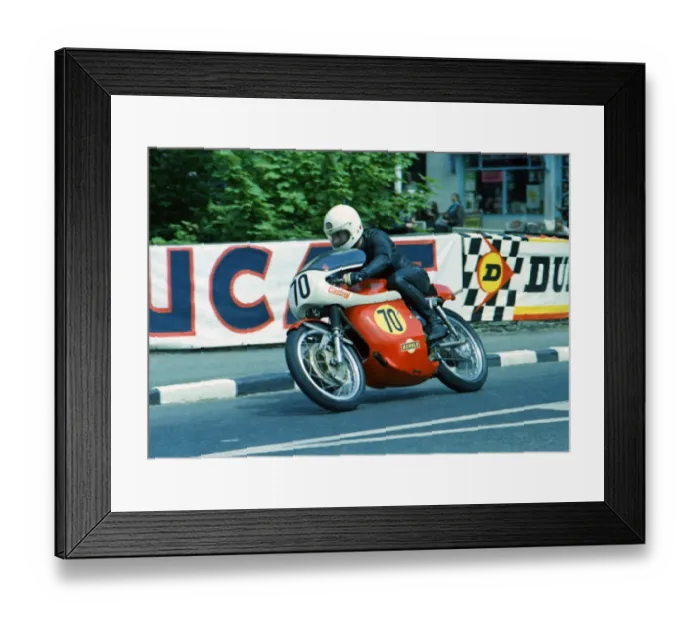 Framed Print : Fred Walton (Velocette Metisse) 1973 Senior TT Framed Print : Fred Walton (Velocette Metisse) 1973 Senior TT