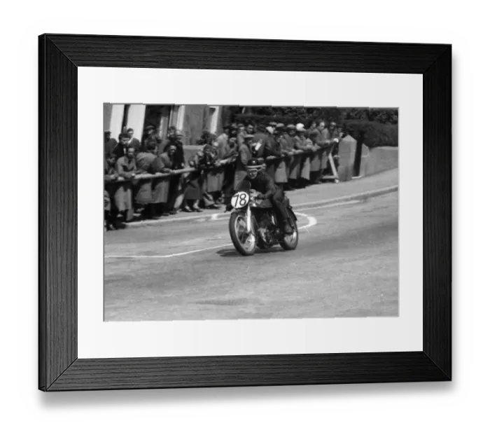 Framed Print : Joe Glazebrook (Norton) 1956 Senior TT Framed Print : Joe Glazebrook (Norton) 1956 Senior TT